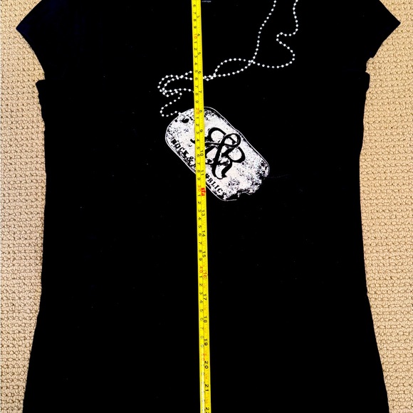 VINTAGE ROCK & REPUBLIC T WITH CUT OUT SLEEVES, SIZE LARGE (BUT FITS SMALL) - Picture 5 of 5